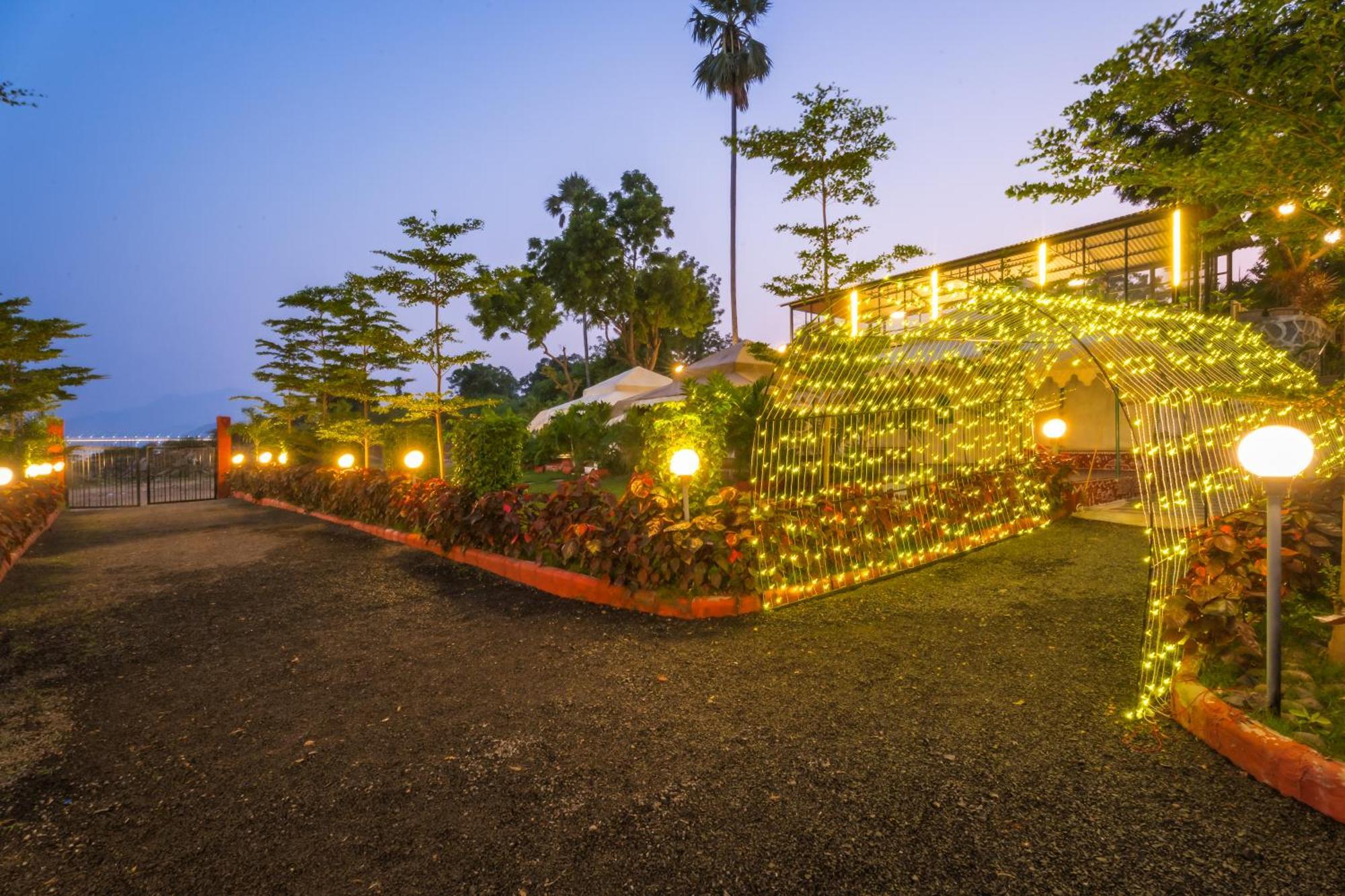Riverview Tent Resort Kevadia Exterior foto